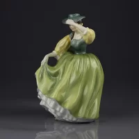 Винтажная английская фарфоровая статуэтка Девушка в зелёном платье Royal Doulton 2309 Buttercup