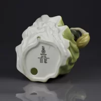 Винтажная английская фарфоровая статуэтка Девушка в зелёном платье Royal Doulton 2309 Buttercup