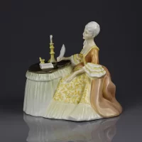 Винтажная английская фарфоровая статуэтка Дама пишет пером Royal Doulton 2330 Meditation