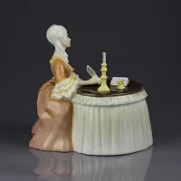 Винтажная английская фарфоровая статуэтка Дама пишет пером Royal Doulton 2330 Meditation