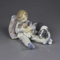 Винтажная фарфоровая статуэтка Мальчик с щенками и собакой Lladro 1535 Sweet Dreams
