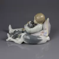 Винтажная фарфоровая статуэтка Мальчик с щенками и собакой Lladro 1535 Sweet Dreams