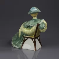 Винтажная фарфоровая статуэтка Светская дама в кресле с зонтом Англия Royal Doulton HN2356 Ascot