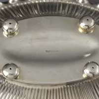 Антикварная английская ваза-корзина с ручкой William R. Humphreys & Co Radiant Plate