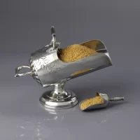 Антикварная английская сахарница в форме зольника с совочком Harrison Fisher & Co