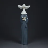Винтажная фарфоровая статуэтка Испания Монахиня Молитва Lladro 5500 Prayerful Moment