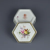 Винтажная фарфоровая шкатулка Royal Crown Derby Posies Англия 1995 год