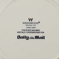Винтажная коллекционная тарелка Коронация Елизаветы II Юбилей Wedgwood 50th Anniversary of the Coronation Daily Mail