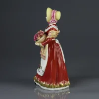 Винтажная фарфоровая статуэтка Девушка с корзиной роз Англия Royal Doulton HN3692 Old Country Roses