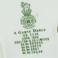 Винтажная фарфоровая статуэтка Цыганский танец Англия Royal Doulton HN2230 Gypsy Dance