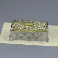 Антикварная английская шкатулка из стекла с металлической крышкой RD 507671 EP Made in England