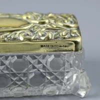Антикварная английская шкатулка из стекла с металлической крышкой RD 507671 EP Made in England