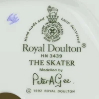 Винтажная фарфоровая статуэтка Дама на коньках Англия Royal Doulton HN3439 The Skater