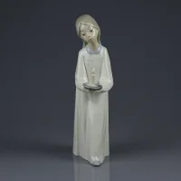 Винтажная фарфоровая статуэтка Девочка в ночной рубашке со свечой Lladro 4868 Girl with Candle