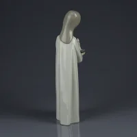 Винтажная фарфоровая статуэтка Девочка в ночной рубашке со свечой Lladro 4868 Girl with Candle