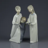 Винтажная фарфоровая статуэтка Девочка в ночной рубашке со свечой Lladro 4868 Girl with Candle