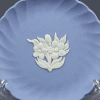 Винтажная английская тарелочка из голубого бисквитного фарфора Wedgwood Blue Fluted Jasper Candy Tray