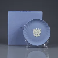 Винтажная английская тарелочка из голубого бисквитного фарфора Wedgwood Blue Fluted Jasper Candy Tray