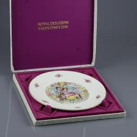 Тарелка винтажная фарфоровая декоративная День святого Валентина Англия Royal Doulton Valentine's Day 1978 My Valentine