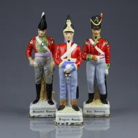 Винтажная английская фарфоровая статуэтка Гренадер Военный Grenadier Company