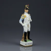 Винтажная фарфоровая статуэтка офицера конных гренадеров Horse Grenadiers