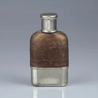 Винтажная английская фляжка с кожаной отделкой и стеклянной внутренней колбой