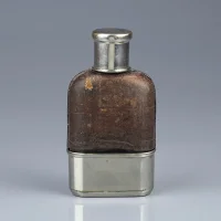 Винтажная английская фляжка с кожаной отделкой и стеклянной внутренней колбой