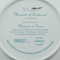 Тарелка винтажная фарфоровая декоративная Девочка с кошкой и котятами RECO Moments of Tenderness Moments at Home