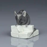 Антикварная фарфоровая статуэтка Мышь на сахаре Royal Copenhagen Mouse on Sugar