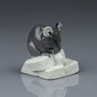 Антикварная фарфоровая статуэтка Мышь на сахаре Royal Copenhagen Mouse on Sugar