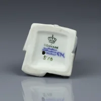 Антикварная фарфоровая статуэтка Мышь на сахаре Royal Copenhagen Mouse on Sugar