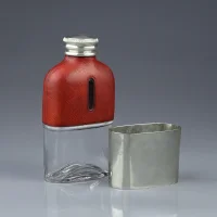 Антикварная английская фляжка начала XX века со стеклянной колбой и кожаной отделкой James Dixon & Sons