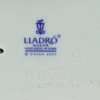 Винтажная фарфоровая статуэтка Щенок с цветком Lladro 6832 Sweet Smell
