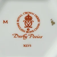 Винтажные английские фарфоровые вазы с цветочным декором Royal Crown Derby Posies