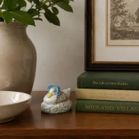 Винтажная английская статуэтка Уточка Джемайма в гнезде Royal Albert Jemima Puddle-Duck Made a Feather Nest Beatrix Potter