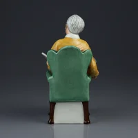 Винтажная английская фарфоровая статуэтка Коллекционер Royal Doulton HN 2945 Pride and Joy