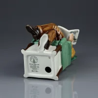 Винтажная английская фарфоровая статуэтка Коллекционер Royal Doulton HN 2945 Pride and Joy