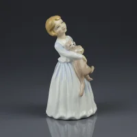 Винтажная английская фарфоровая статуэтка Девочка с кошкой Royal Doulton HN3122 My First Pet