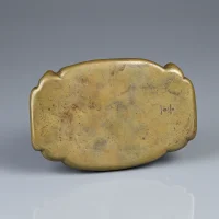 Антикварная медная тарелочка Gorham с рельефным декором из светлого металла США 1889 год