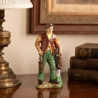 Винтажная английская фарфоровая статуэтка Браконьер Охотник Coalport Poacher Character Collection