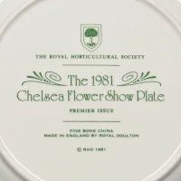 Тарелка винтажная фарфоровая декоративная Цветы Букет Англия Royal Doulton Chelsea Flower Show Plate Premier Issue 1981