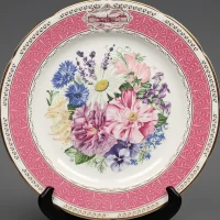 Тарелка винтажная фарфоровая декоративная Цветы Розы Букет Англия Wedgwood Chelsea Flower Show Plate Chelsea Fragrance 1987