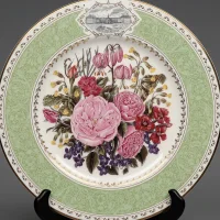 Тарелка винтажная фарфоровая декоративная Цветы Розы Букет Англия Royal Doulton Chelsea Flower Show Plate Earthly Paradise 1996
