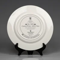 Тарелка винтажная фарфоровая декоративная Цветы Розы Букет Англия Royal Doulton Chelsea Flower Show Plate Royal Anniversary Bouquet 1997