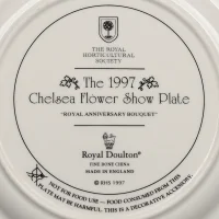 Тарелка винтажная фарфоровая декоративная Цветы Розы Букет Англия Royal Doulton Chelsea Flower Show Plate Royal Anniversary Bouquet 1997