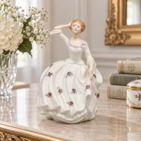 Винтажная фарфоровая статуэтка Дама в белом платье с цветами Англия Royal Doulton HN2481 Maureen