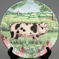 Тарелка винтажная фарфоровая декоративная Свиньи в цветах Англия Royal Doulton Foxglove Pigs in Bloom Oxford Sandy and Black