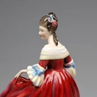 Винтажная фарфоровая статуэтка Дама в красном бальном платье Англия Royal Doulton HN2229 Southern Belle