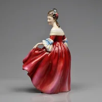 Винтажная фарфоровая статуэтка Дама в красном бальном платье Англия Royal Doulton HN2229 Southern Belle