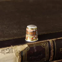 Винтажный английский напёрсток Royal Crown Derby Imari Thimble Ар-деко